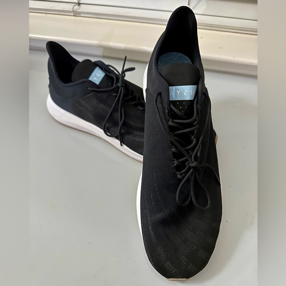 Saysh BRAND NEW NEVER WORN women’s 13 runners/walk all day